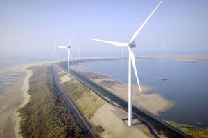 WHG - PERSBERICHT - Waalhaven windenergie - De Waalhaven Group sluit een vierjarig contract met Eneco voor elektriciteit uit HollandseWind® van de Slufterdam
